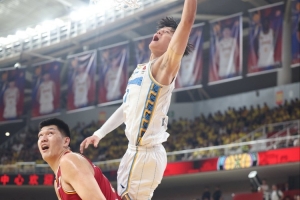 pg电子试玩-媒体人：给赛季报销的曾凡博一个交待 不希望任何人“砸人饭碗”