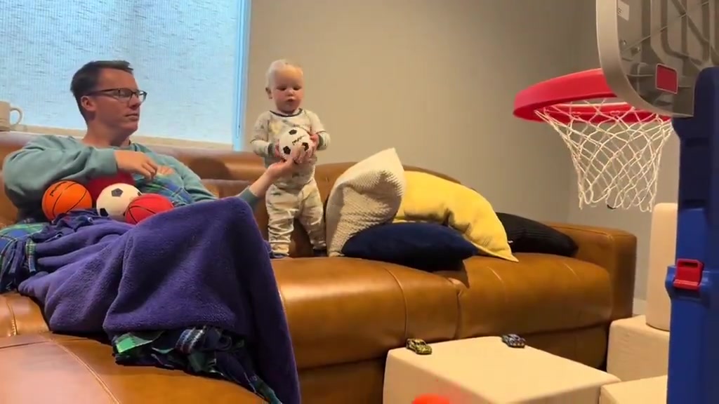 湖人勇士交易金额曝光 幼儿展现惊人篮球天赋 实力或超库里