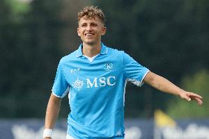 斯基拉：林德斯特伦接近从那不勒斯租借加盟狼堡，含买断选项