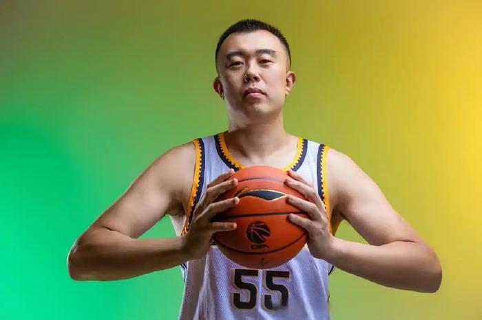 正式退出，韩德君官宣，退役安置3选1，薪水6位数，18年薪资曝光